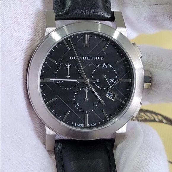 NIB Black Leather Burberry Watch - Picture 1 of 8